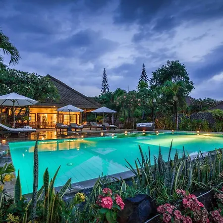 Villa Taman Indah